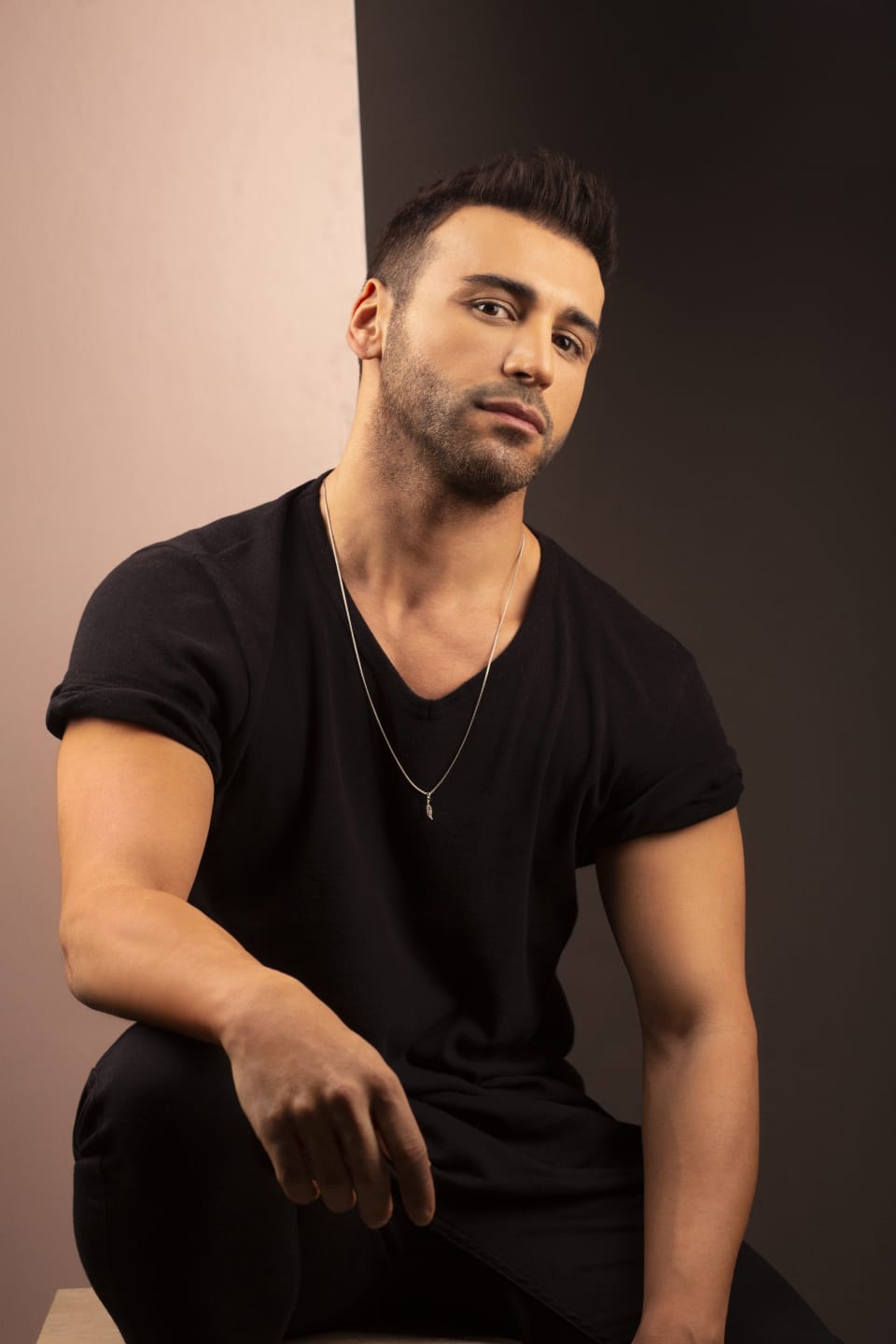 EMRE KAYA’NIN KLİP KIZI BELLİ OLDU!