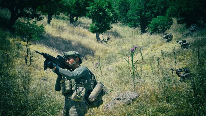 PENÇE-YILDIRIM OPERASYONUNDA BİR MAĞARADA 6 PKK’LI TERÖRİST ETKİSİZ HÂLE GETİRİLDİ