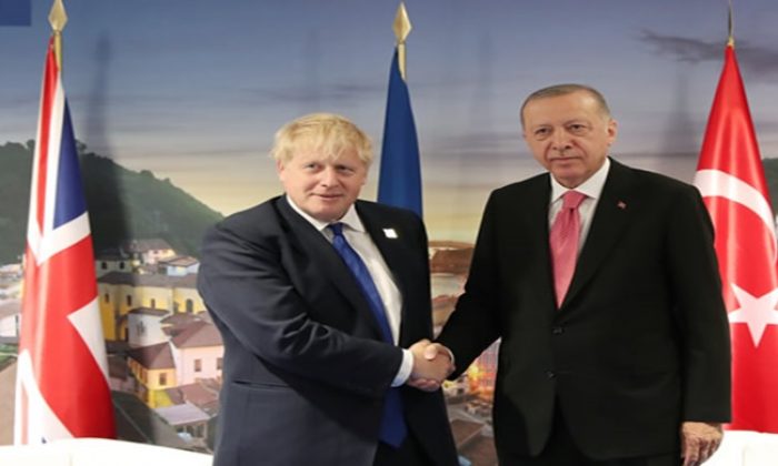 Cumhurbaşkanı Erdoğan, İngiltere Başbakanı Johnson ile bir araya geldi