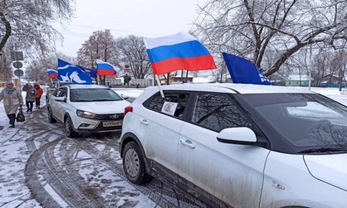 В Свердловской области «Единая Россия» организовала автопробег в честь Дня народного единства