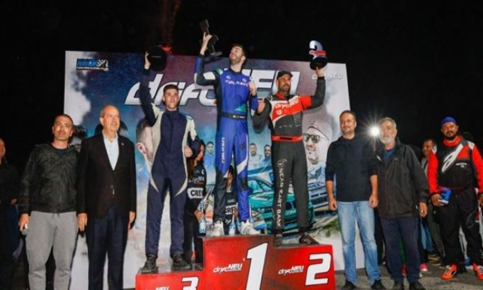 Cumhurbaşkanı Ersin Tatar, Cemsa Karting & Sporting Center’de düzenlenen Uluslararası Drift NEU Kuzey Kıbrıs Drift Şampiyonası’nı izledi