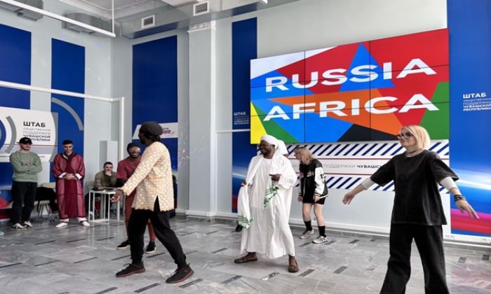 Birleşik Rusya’nın kamu destek merkezinde Afrika kültürüne ve geleneklerine adanmış etkinlikler düzenlendi