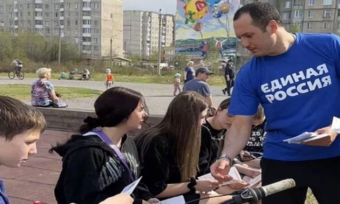 Monchegorsk’ta “Güvenli Yollar” ve “Güçlü Aile” parti projelerine dayanarak “Güvenli Yaz” kampanyası düzenlendi