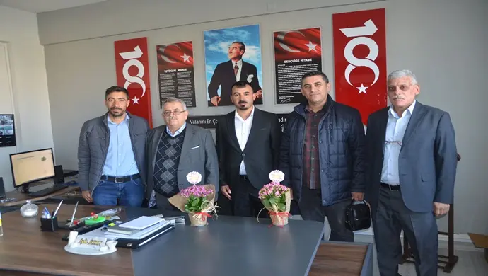 Tahir Elmaoğlu’ndan 24 Kasım Öğretmenler Günü’nde Anlamlı Ziyaret